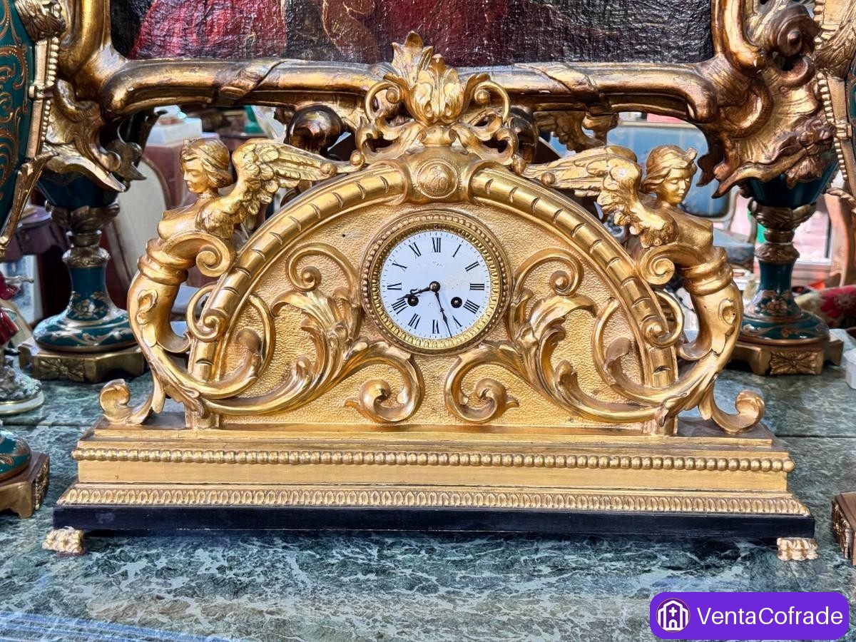 Maravilloso reloj tallado en madera, sobredorada, original del XVIII, datado en 1779 - foto 1