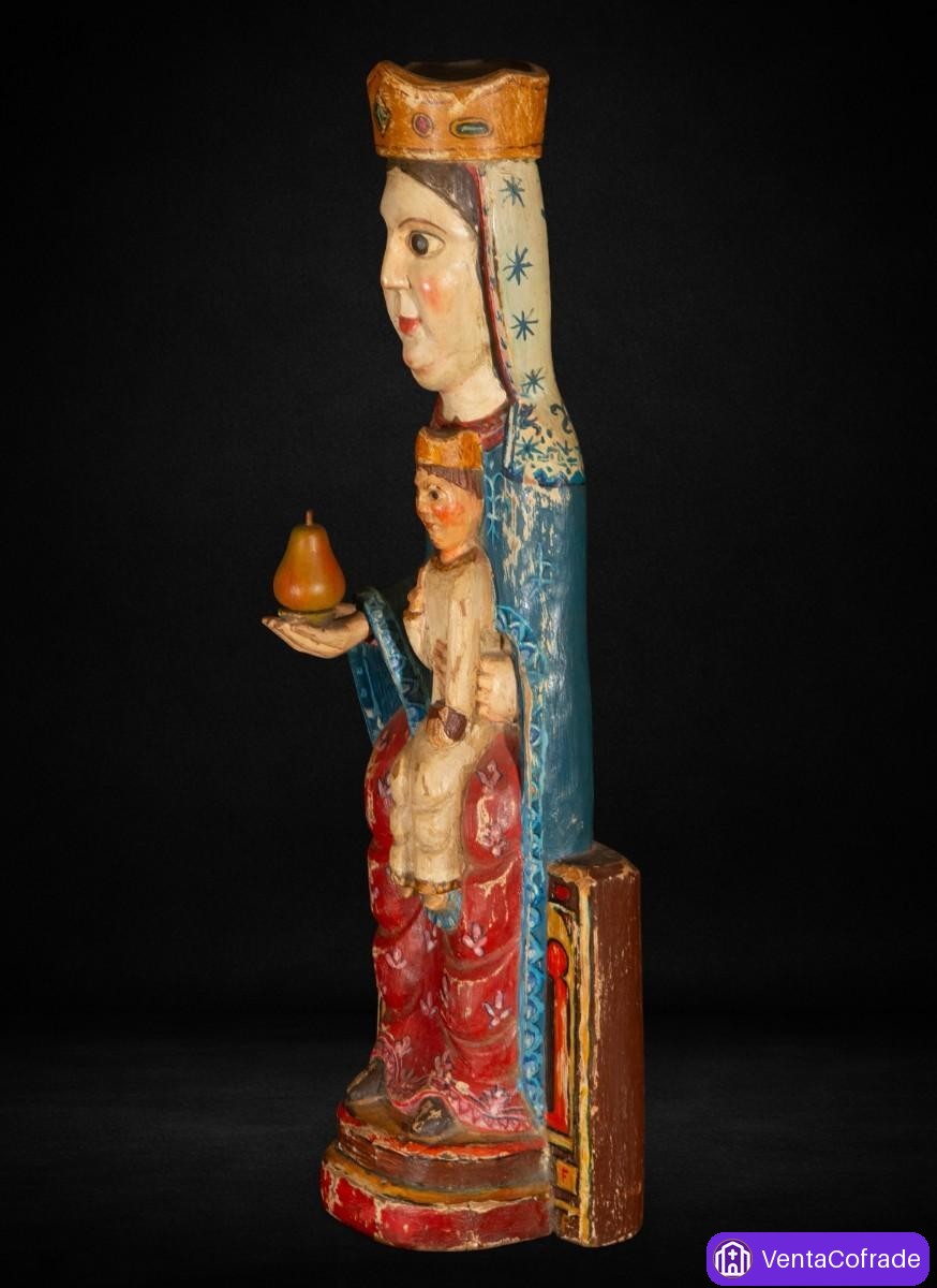 Virgen románica con el Niño entronizada, talla en madera policromada estilo románico, 60 cm - foto 4