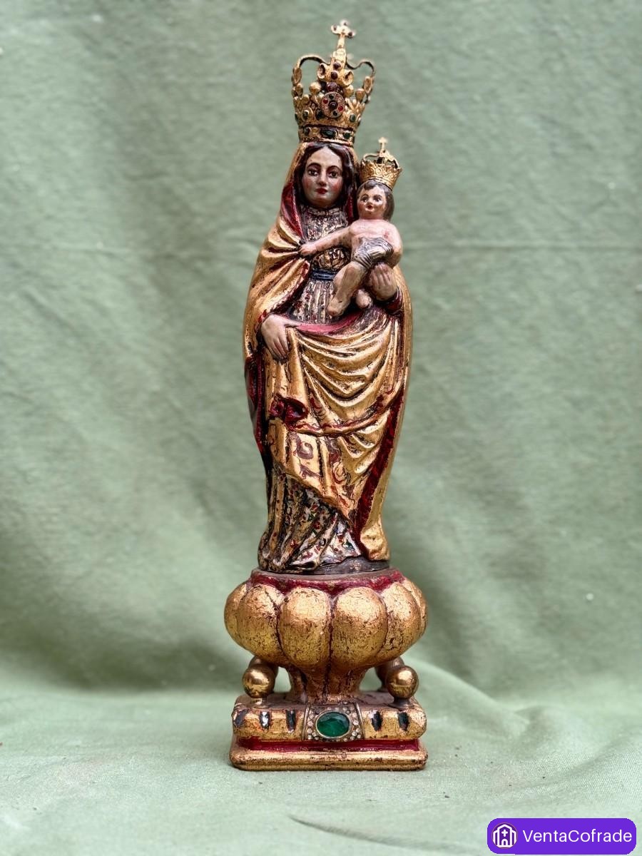 Virgen con Niño barroca en madera policromada y dorada, siglo XVIII - foto 4