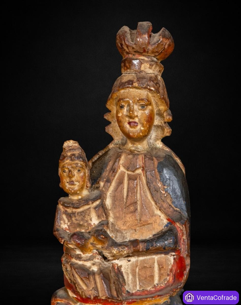 Virgen sedente con Niño, talla en madera policromada, siglo XVI–XVII - foto 2