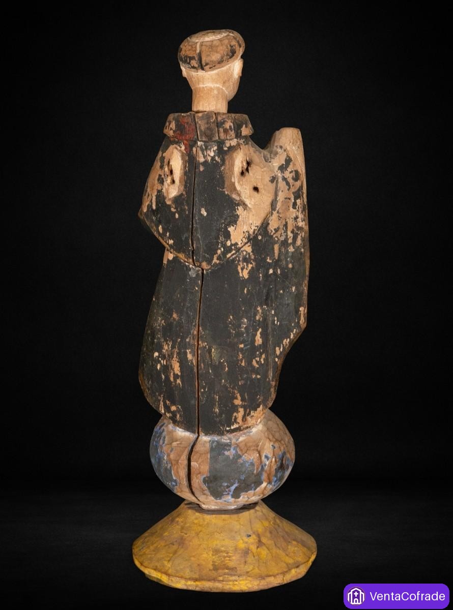 San Rafael Arcángel (atribución tradicional), talla en madera policromada, siglo XVII, con peana - foto 5