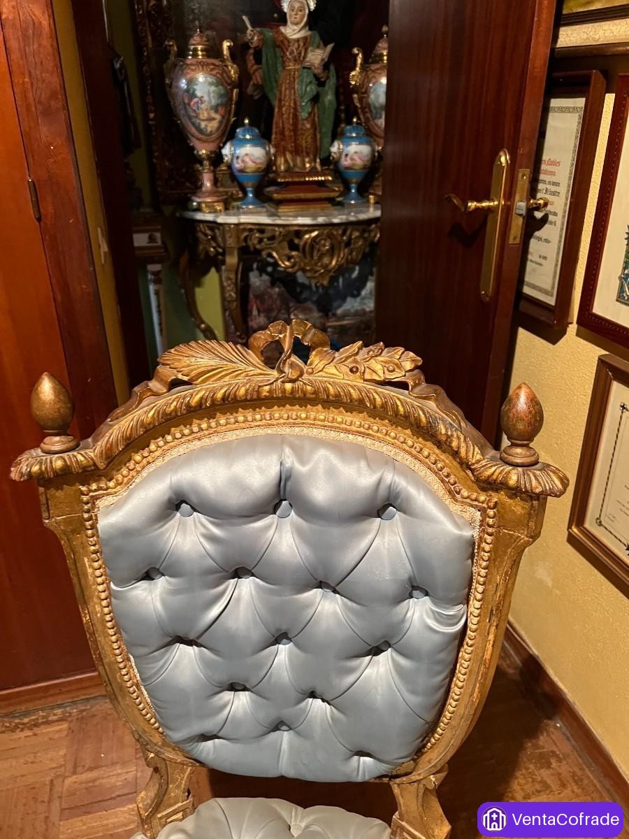 Silla isabelina original siglo XIX en madera dorada tallada y tapizada en capitoné gris perla - foto 4