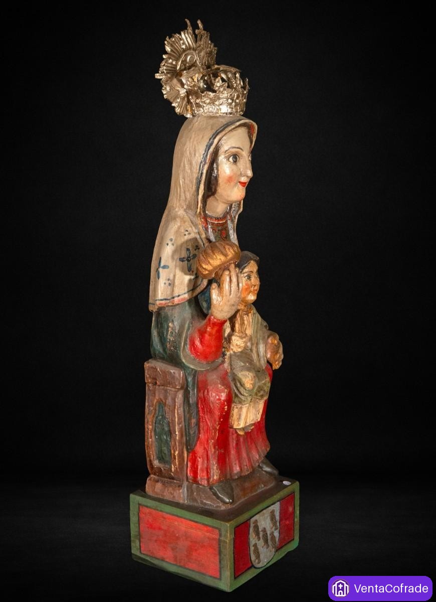 Virgen con Niño en trono, talla en madera policromada estilo románico, - foto 5
