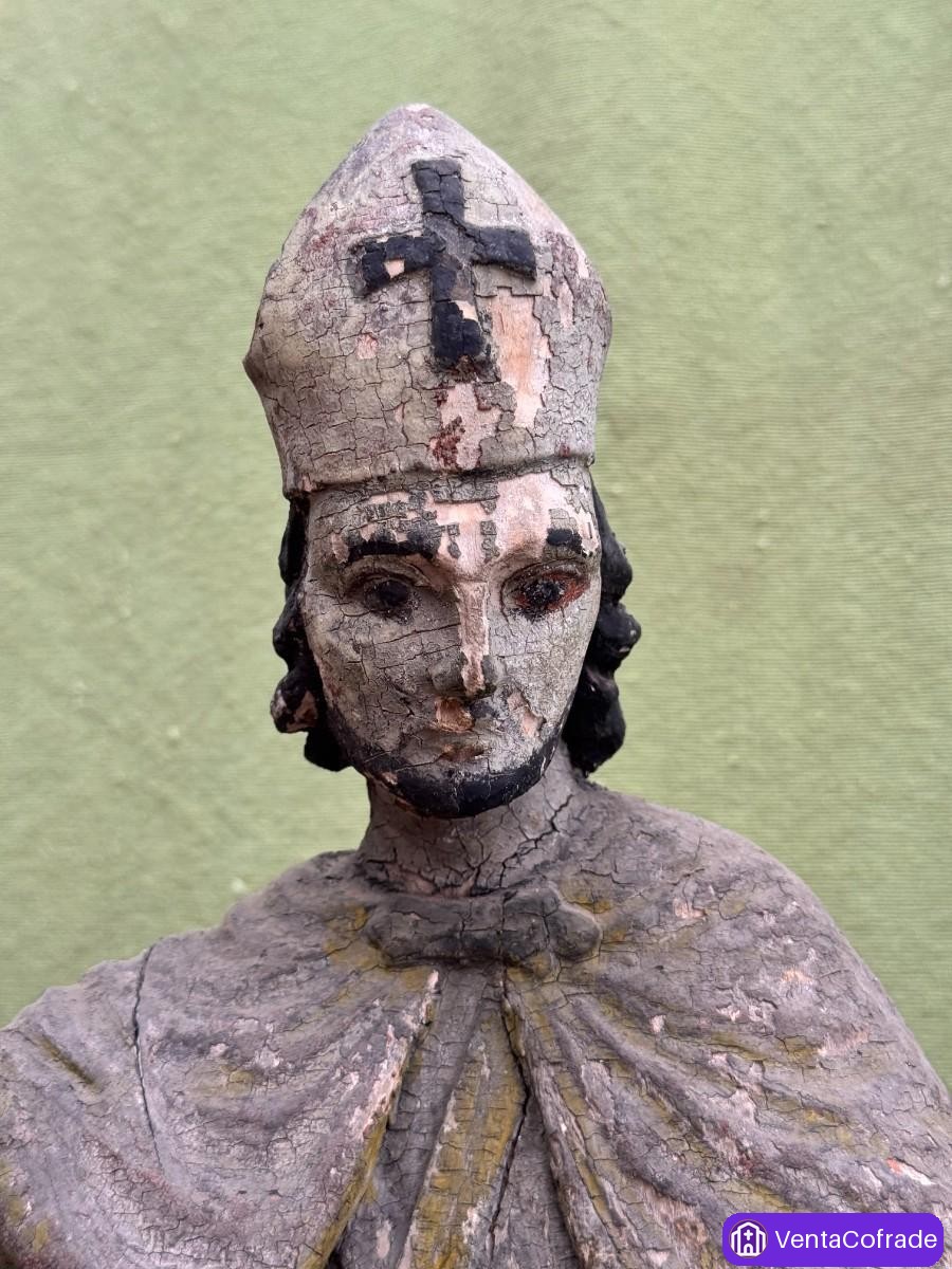 Escultura religiosa española antigua en madera policromada con peana, obispo con demonio - foto 5