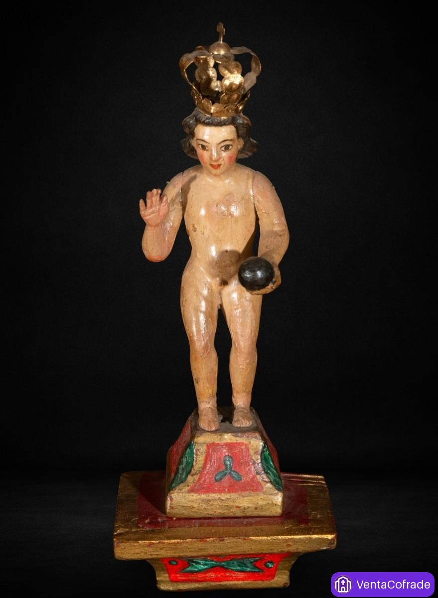 Niño Jesús Salvador del Mundo en madera policromada, siglo XVII, 37 cm - foto 1