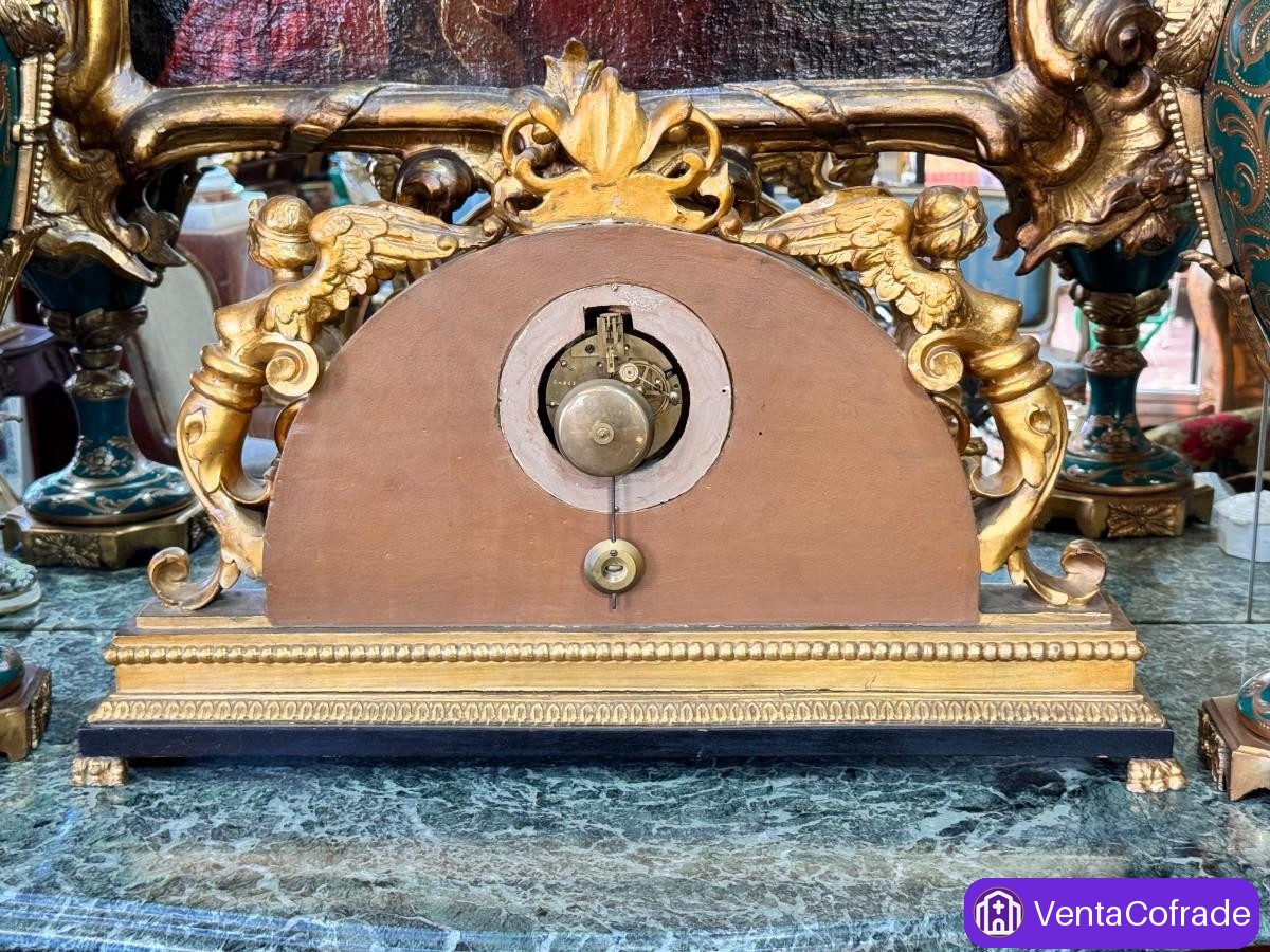 Maravilloso reloj tallado en madera, sobredorada, original del XVIII, datado en 1779 - foto 5