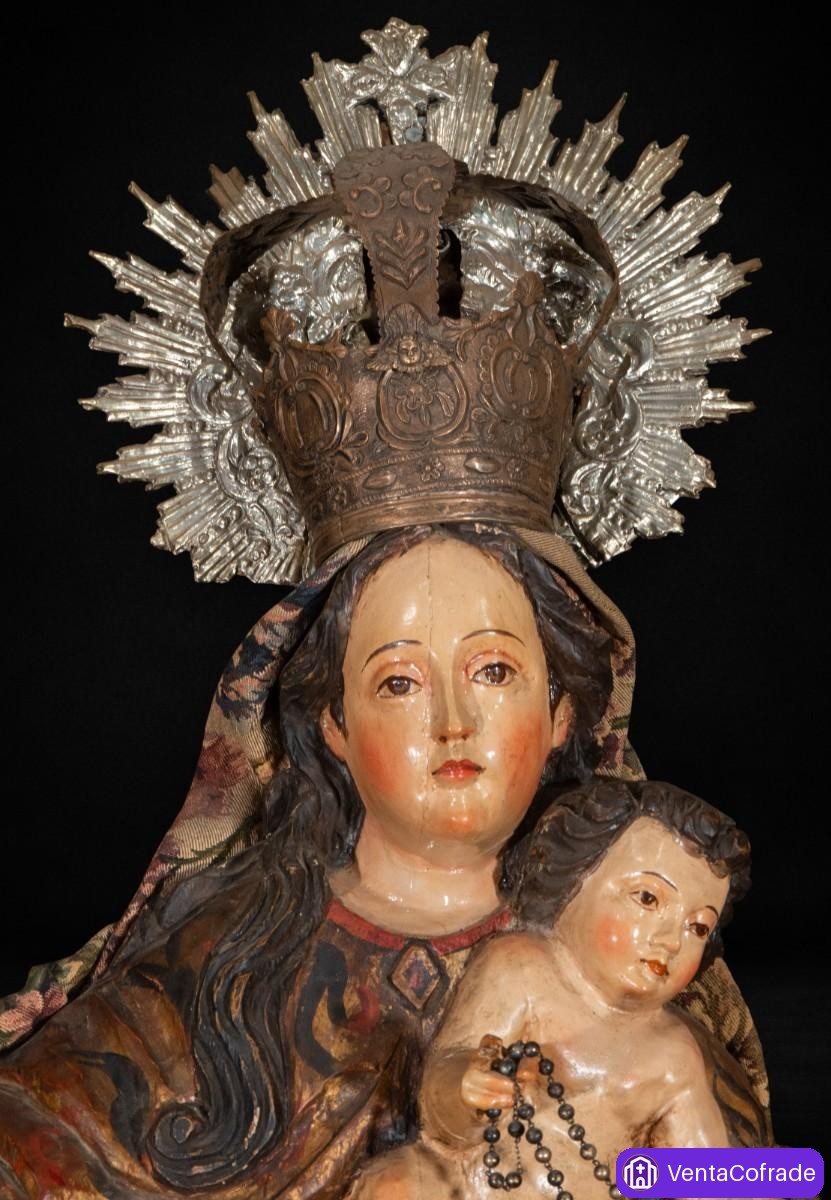 Virgen del Rosario virreinal peruana, madera policromada y dorada, corona de plata, s. XVIII-XIX - foto 2