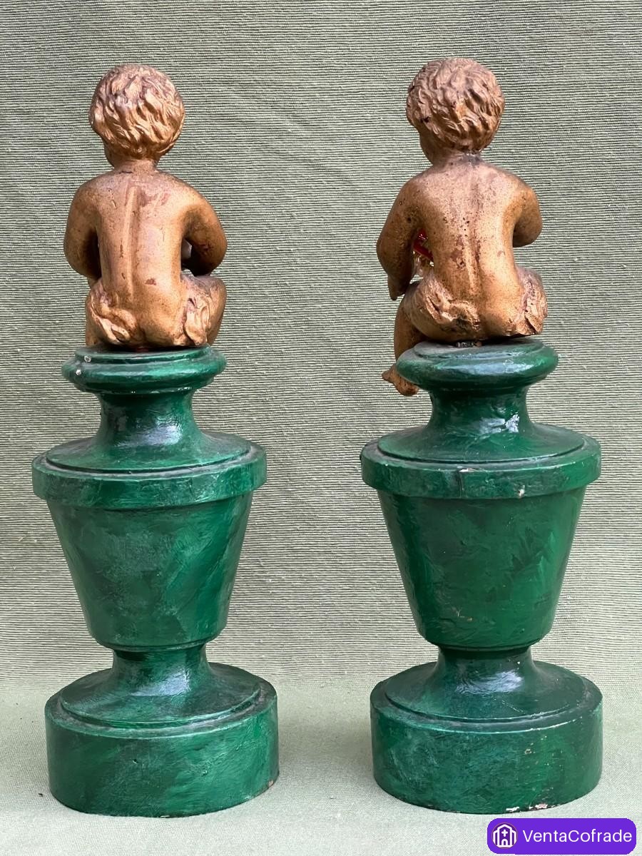 Pareja de putti antiguos en bronce patinado sobre bases de madera, finales del siglo XIX - foto 5