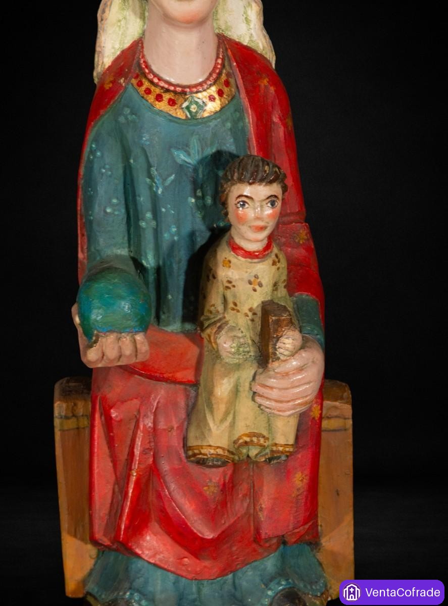 Virgen con el Niño en trono estilo Románico, talla policromada siglo XX - foto 3