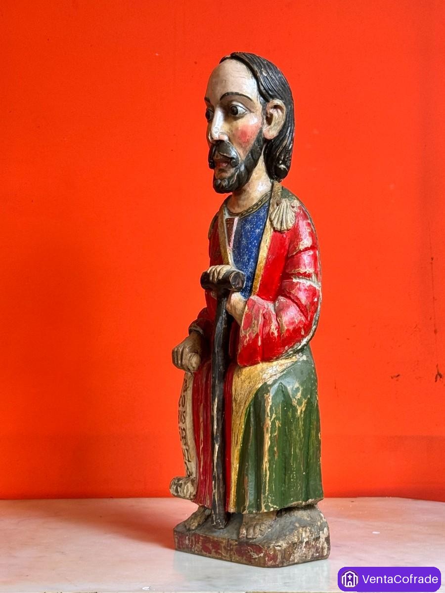 Santiago Apóstol peregrino, imponente talla en madera policromada estilo románico, 60 cm - foto 4