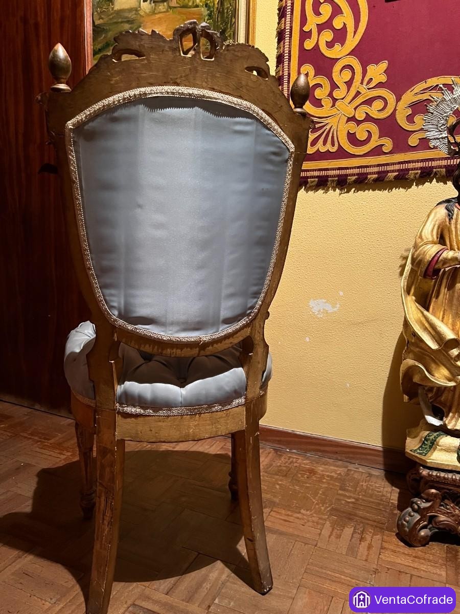 Silla isabelina original siglo XIX en madera dorada tallada y tapizada en capitoné gris perla - foto 5