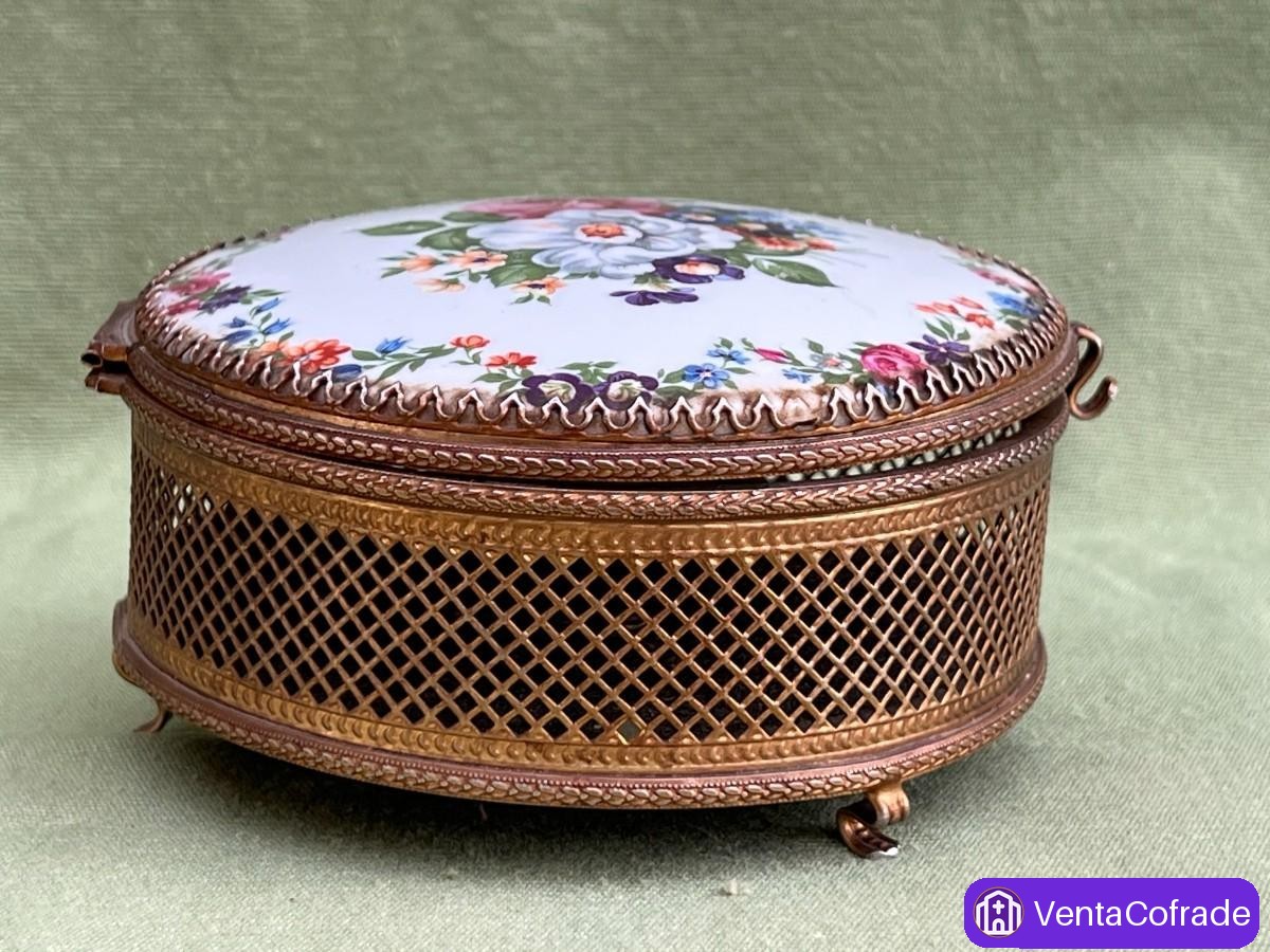 Caja joyero antigua con tapa de porcelana floral y montura de metal calado, ca. 1900 - foto 2