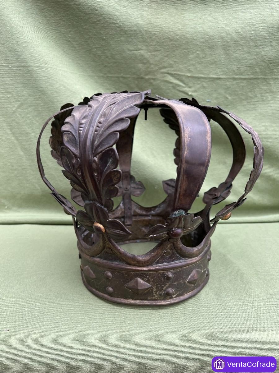 Corona decorativa neogótica en bronce patinado, hojas de acanto - foto 3