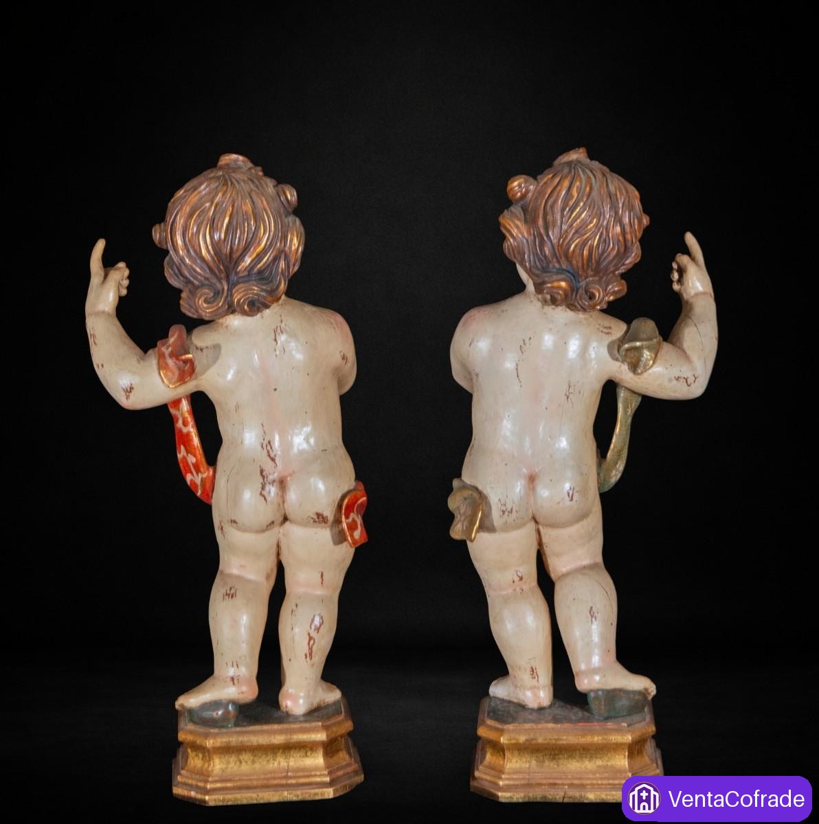 Pareja de putti en madera tallada policromada. Escuela española, siglo XIX - foto 5