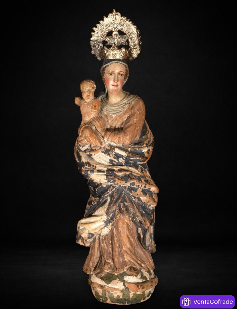 Virgen con Niño en madera policromada, tradición renacentista, hacia 1600 - foto 1