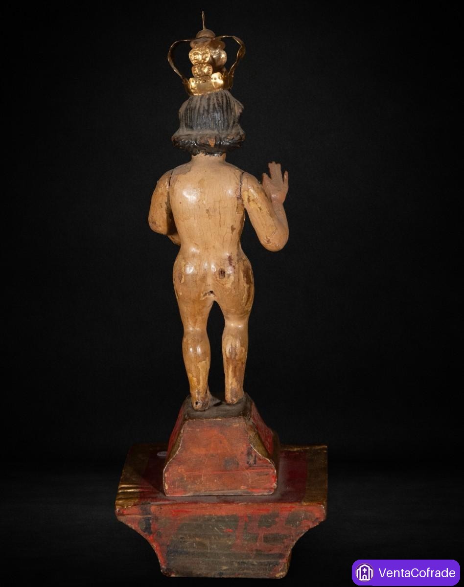 Niño Jesús Salvador del Mundo en madera policromada, siglo XVII, 37 cm - foto 6