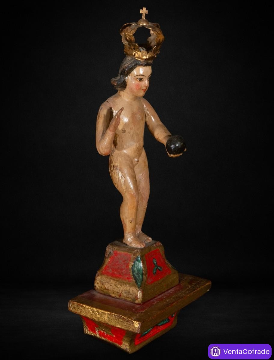 Niño Jesús Salvador del Mundo en madera policromada, siglo XVII, 37 cm - foto 4