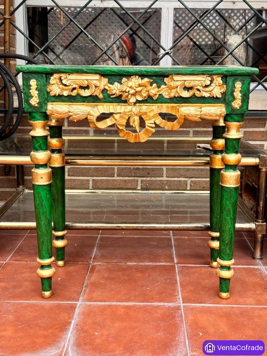 Consola decorativa estilo Luis XVI, madera tallada y dorada, siglo XX - foto 1