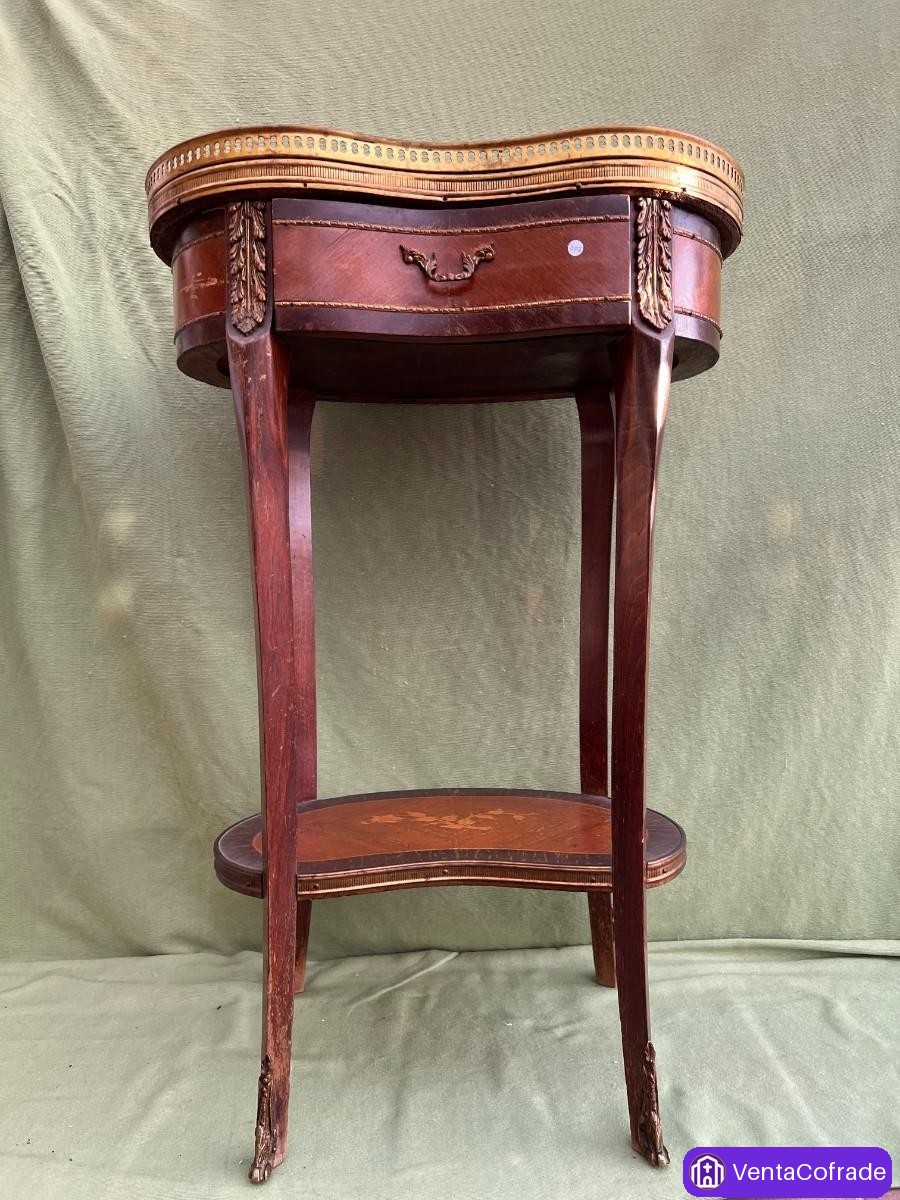 Mesa auxiliar antigua de caoba con mármol y bronces, estilo Luis XVI, siglo XIX - foto 1