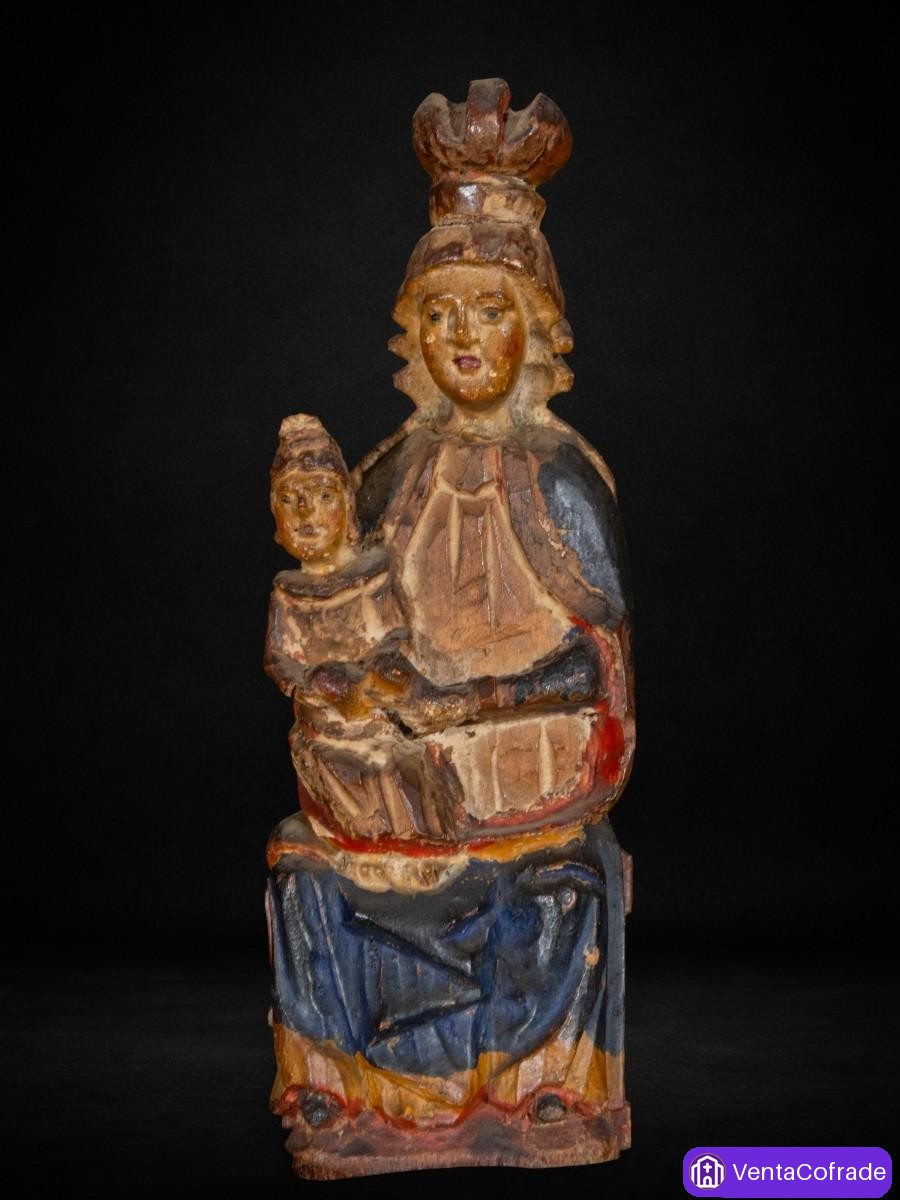 Virgen sedente con Niño, talla en madera policromada, siglo XVI–XVII - foto 1