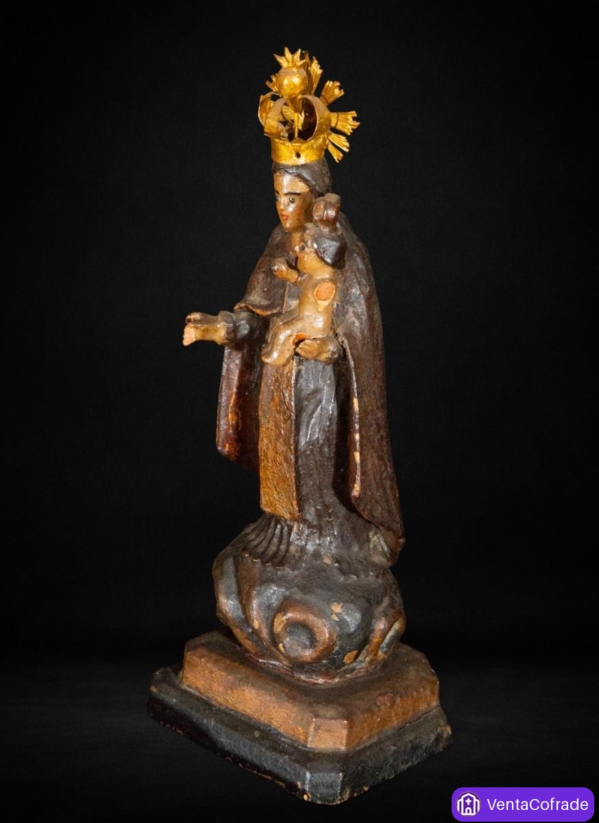 Virgen del Carmen con Niño, talla antigua en madera policromada con coronas doradas, s.XIX - foto 4