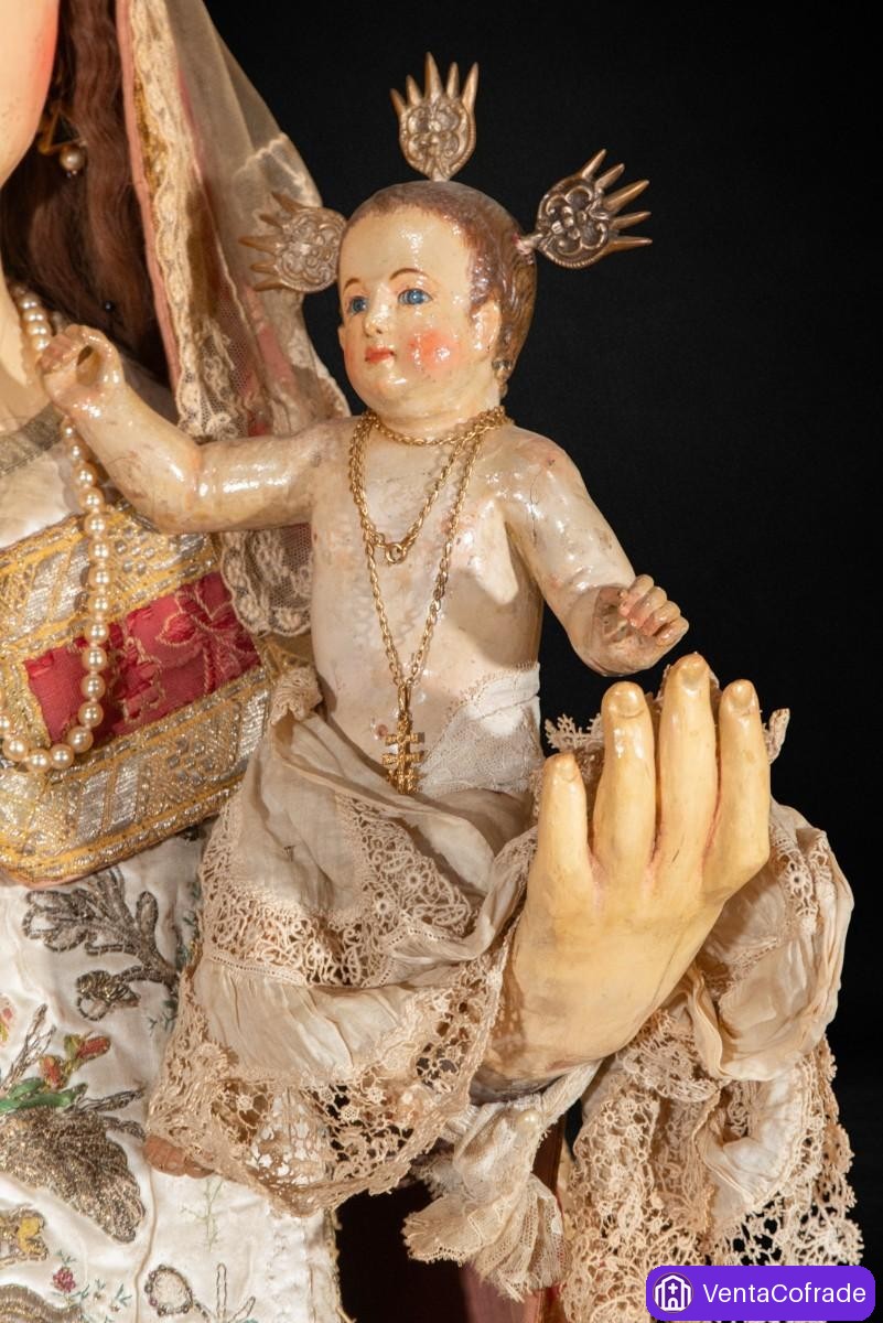 Gran Virgen de la Pera virreinal peruana s. XVII-XVIII con Niño, corona y ráfaga de plata - foto 5