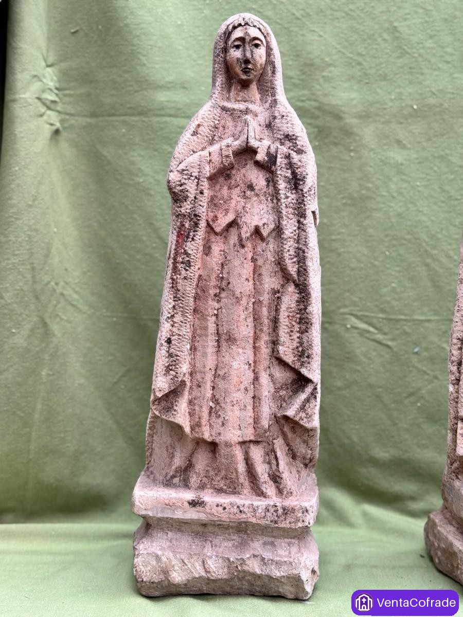 Pareja de esculturas religiosas en granito, estilo gótico, 57 y 52 cm. S XIX - foto 6