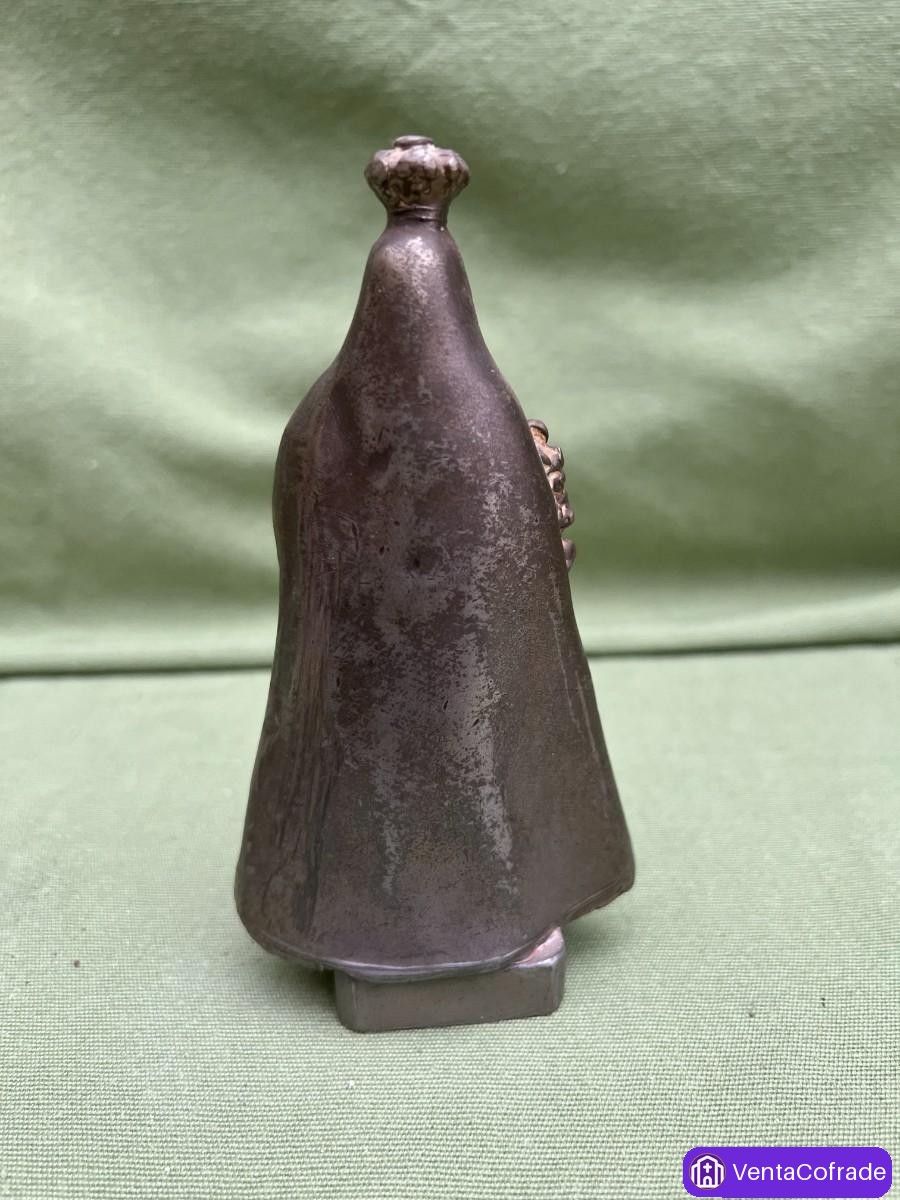 Virgen de la Salut – Pequeña escultura devocional del siglo XIX en metal, 15 cm - foto 5