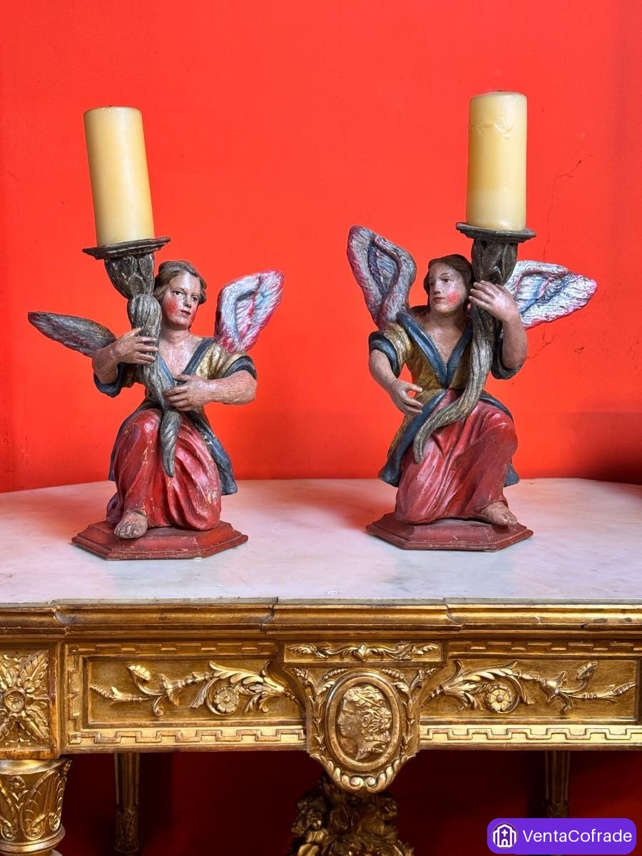 Pareja de ángeles torcheros barrocos en madera policromada, siglo XVIII - foto 5