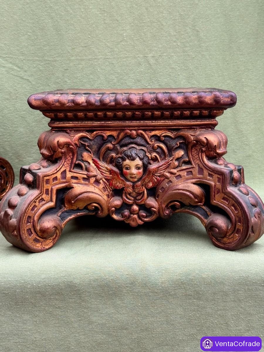 Pareja de ménsulas neobarrocas de terracota policromada con querubines · Finales del siglo XIX - foto 3
