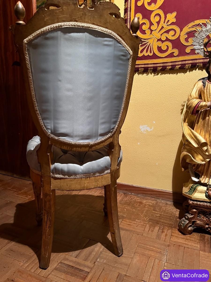 Silla isabelina original siglo XIX en madera dorada tallada y tapizada en capitoné gris perla - foto 6