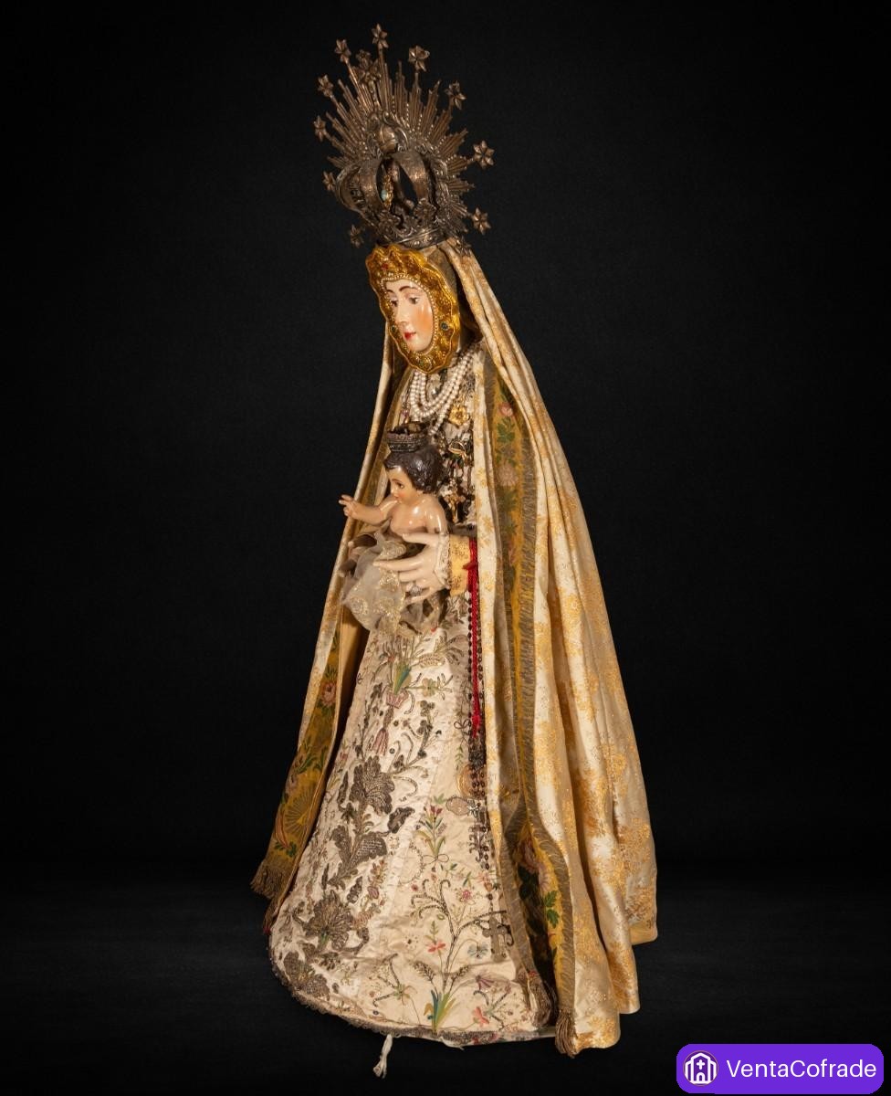 Virgen del Rocío de vestir con Niño, gran formato, corona de plata antigua - foto 6
