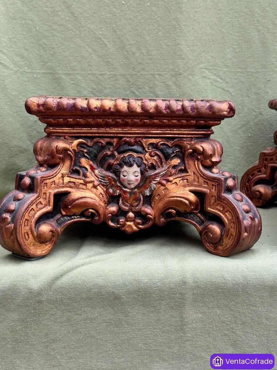 Pareja de ménsulas neobarrocas de terracota policromada con querubines · Finales del siglo XIX - foto 2
